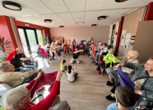 <a href="/actualites/eveil-inter-generationel-villars-42-quand-les-enfants-illuminent-les-journees-des" class="active">Éveil Inter-Générationel à Villars (42) : Quand les Enfants illuminent les journées des Résidents aux Marroniers</a><div class="smartphoto_back_link"><a href="/multimedia">Retour aux albums</a></div><div class="smartphoto_date_album">Album publié le 30/11/2023</div>