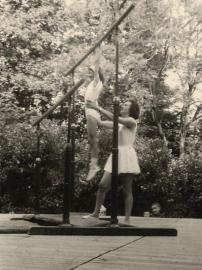 Gymnaste femme avec entraineur